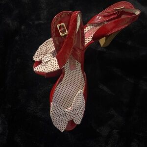 Betsy Johnson Sz 10 Color Red